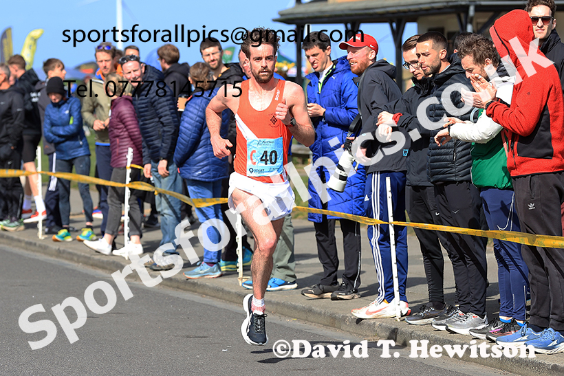 Senior mens Northern 12 Stage Road Relay, 2025 Northern 12 and 6 Stage Road Relays and Junior 5k, Redcar. Photo: David T. Hewitson/Sports for All Pics